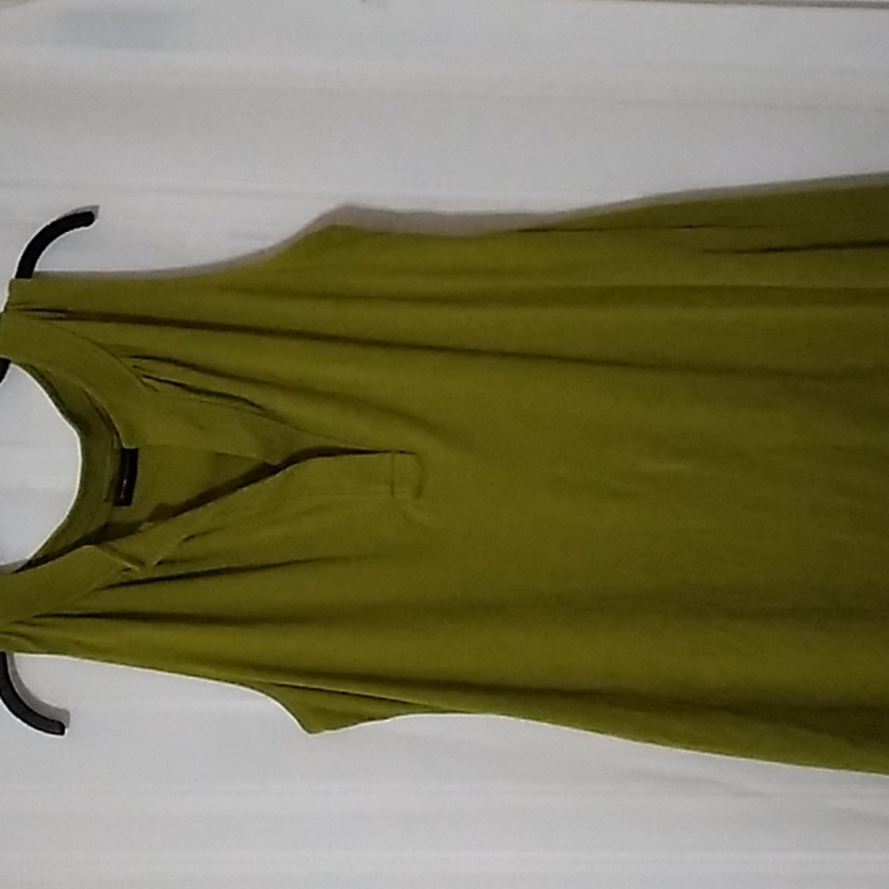 New York Company Stretch V front; Size XL; Color; Green Olive Dress